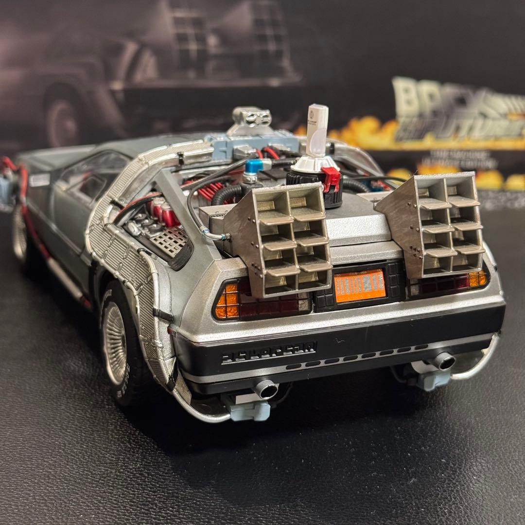 デロリアン 1/18 アルティメットエディション バック