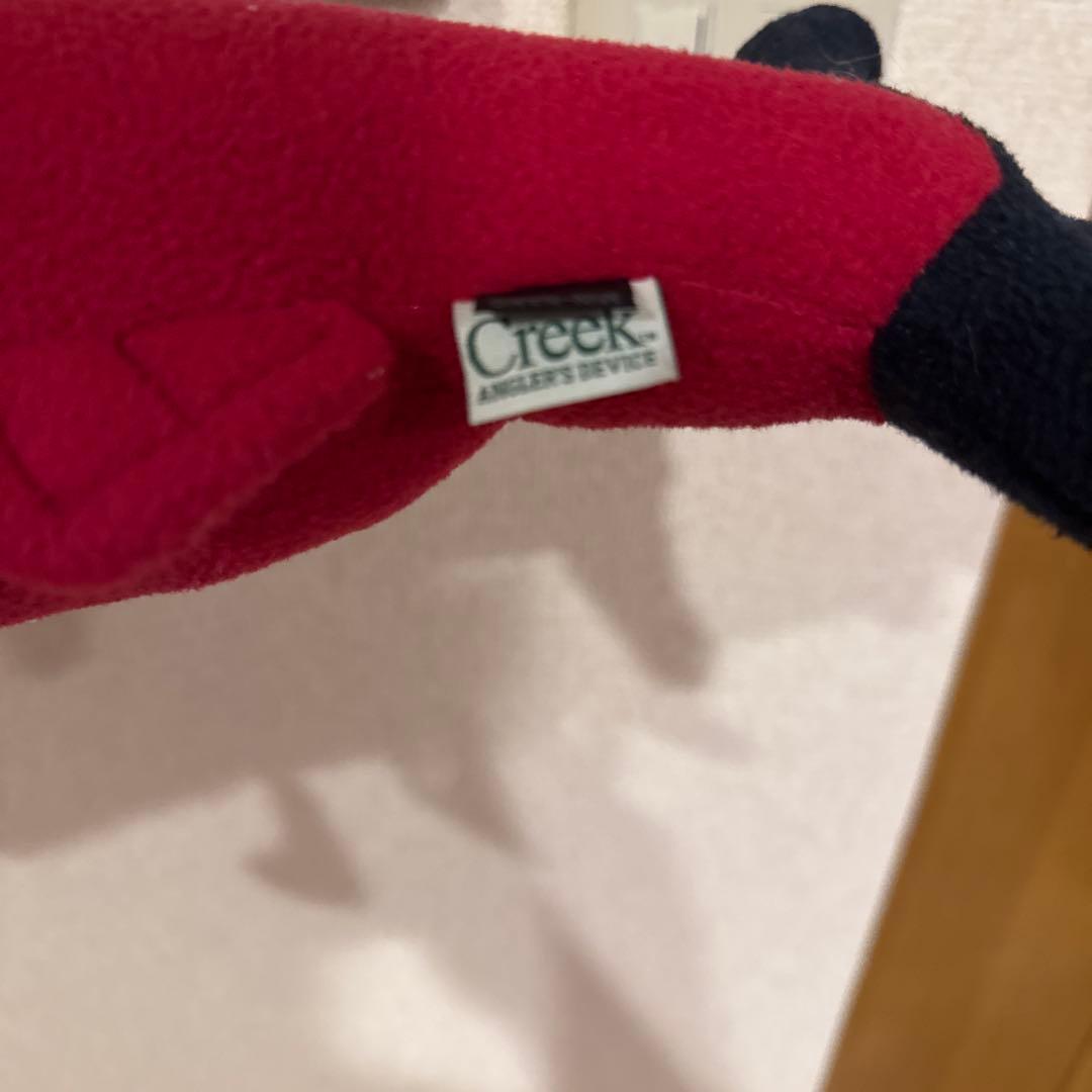 Creek 魚のぬいぐるみ 赤と黒