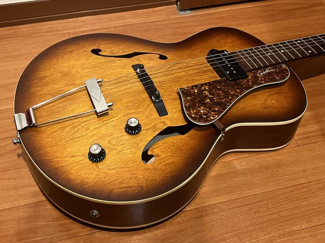 ギター Godin 5th Avenue Kingpin P90 CognacBurst
