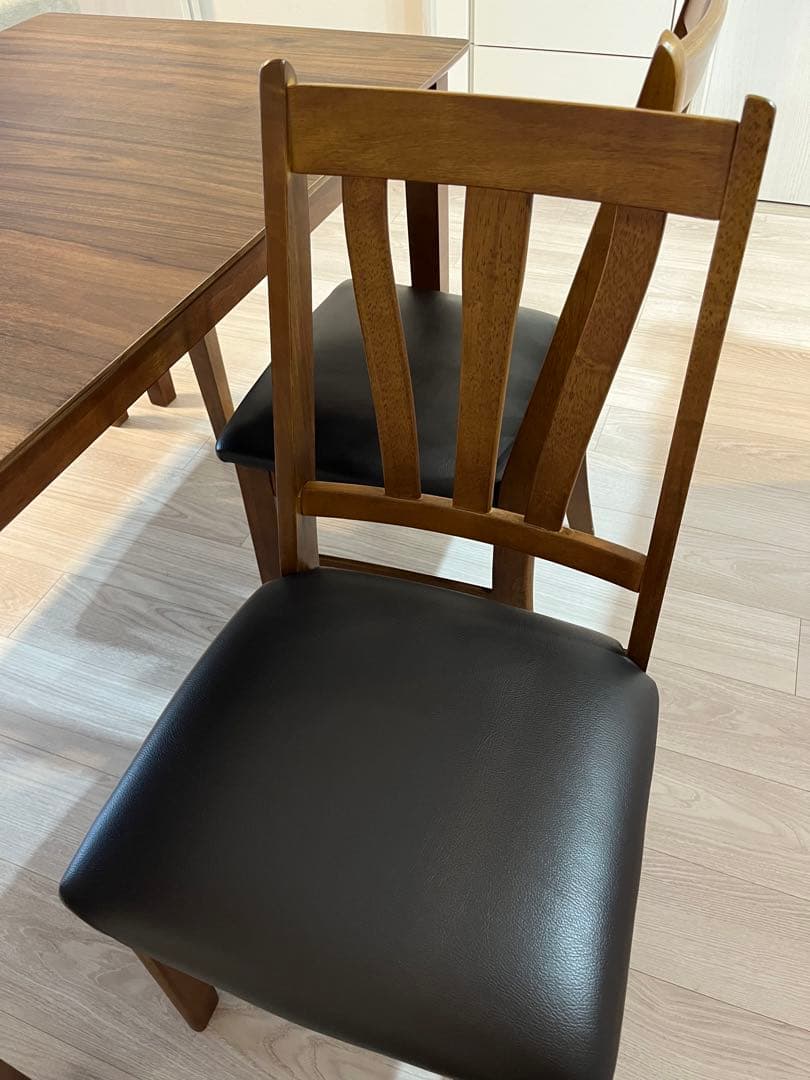 【引取】ダイニングテーブルセット　４人掛け　テーブル1台、チェア2脚、ベンチ