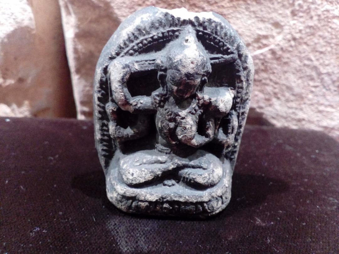 時代手練り陶器小さな小仏プラクルアンタイ国御守時代物上部欠け有り