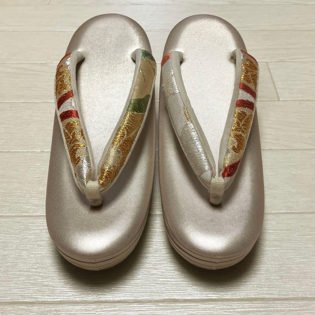 《美品》西陣織　草履バッグセット　厚底　金糸　刺繍　大きめバッグ