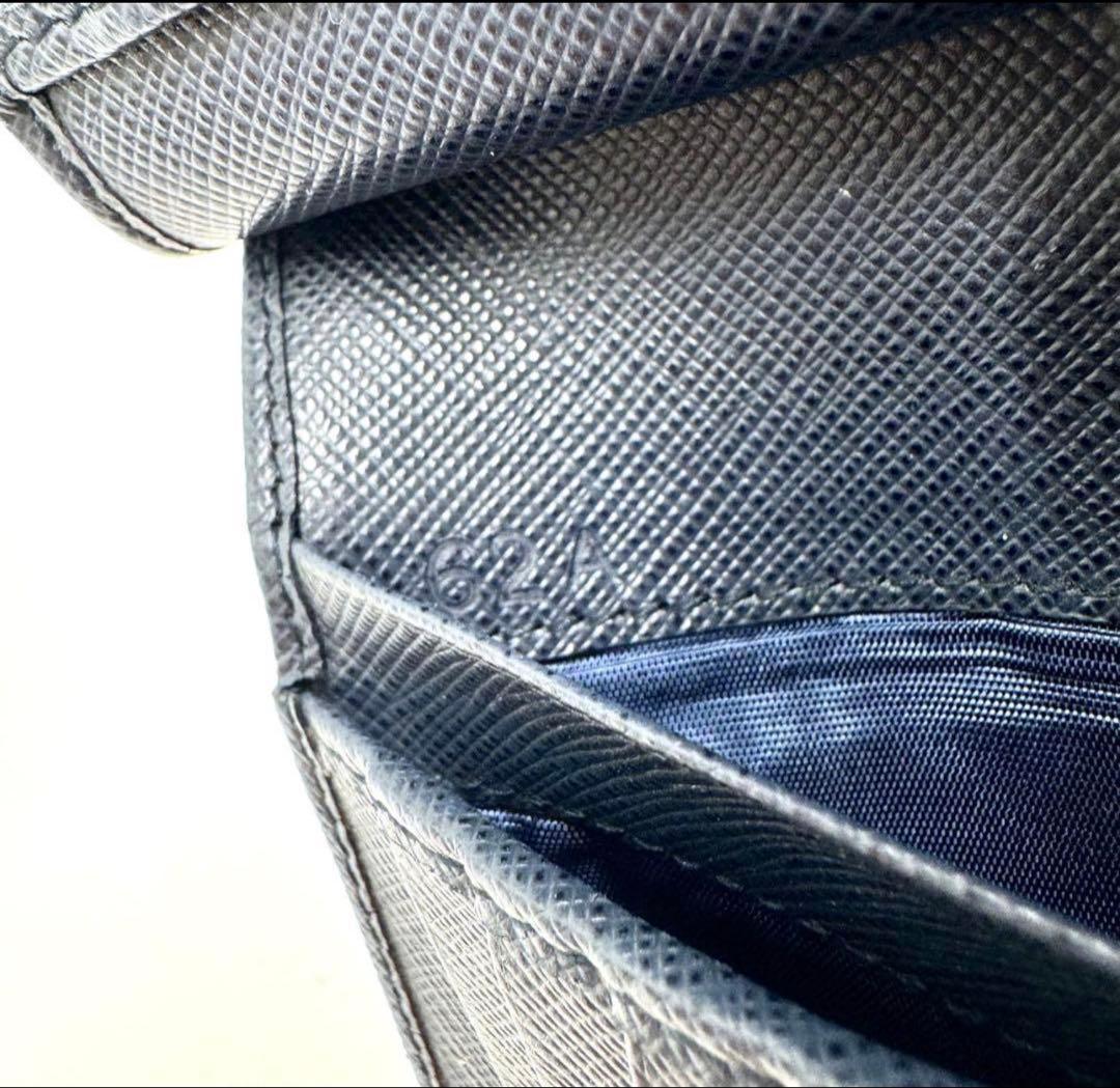 【美品】プラダ サフィアーノレザー ロゴプレート 二つ折り財布