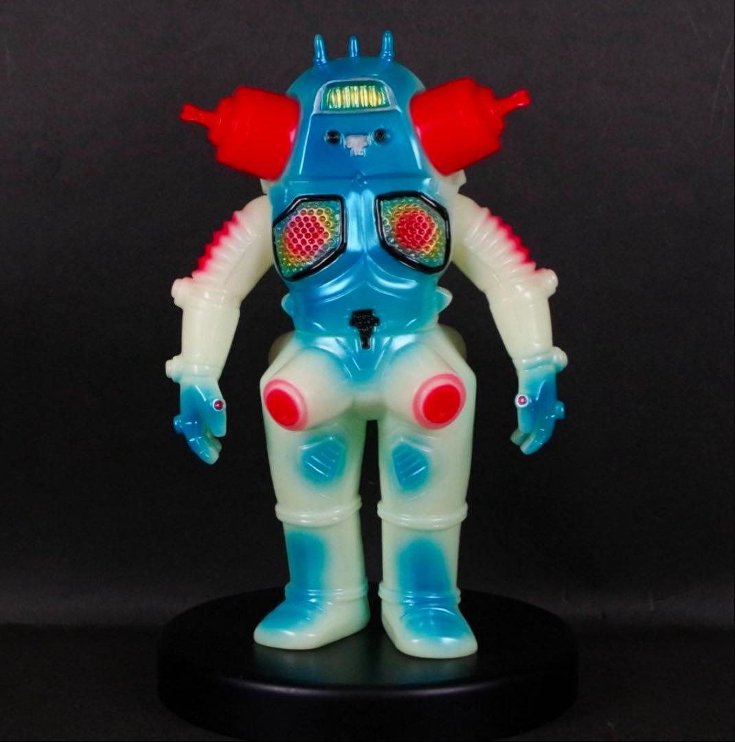 ブルマァク キングジョー 蓄光ブルー ソフビ 怪獣シリーズ 3月9日(日)より販売開始】【ブルマァク】キングジョー(蓄光ブルー)が