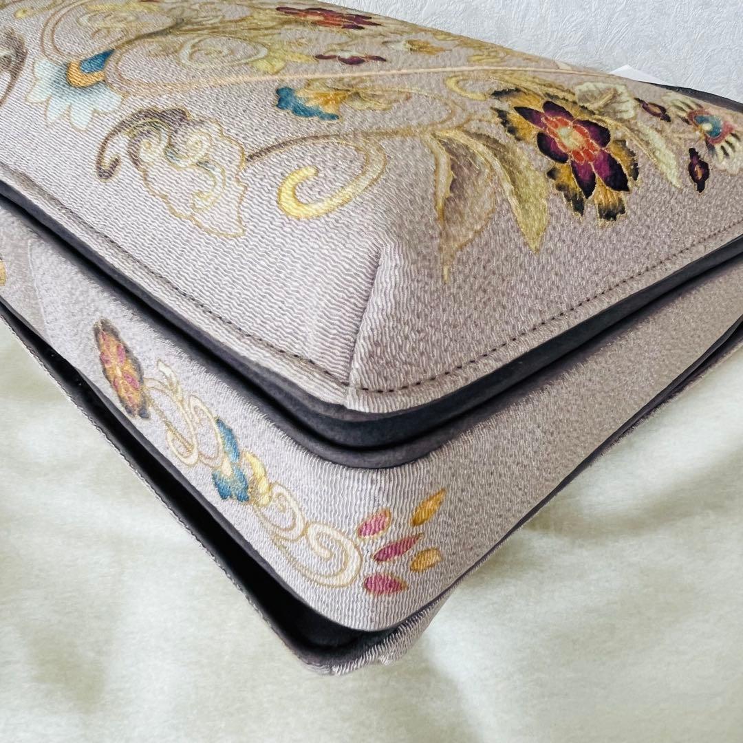 【極美品】オカジマ　皇室御用達　和装バッグ　絹100% 保存袋　利休　花柄　刺繍