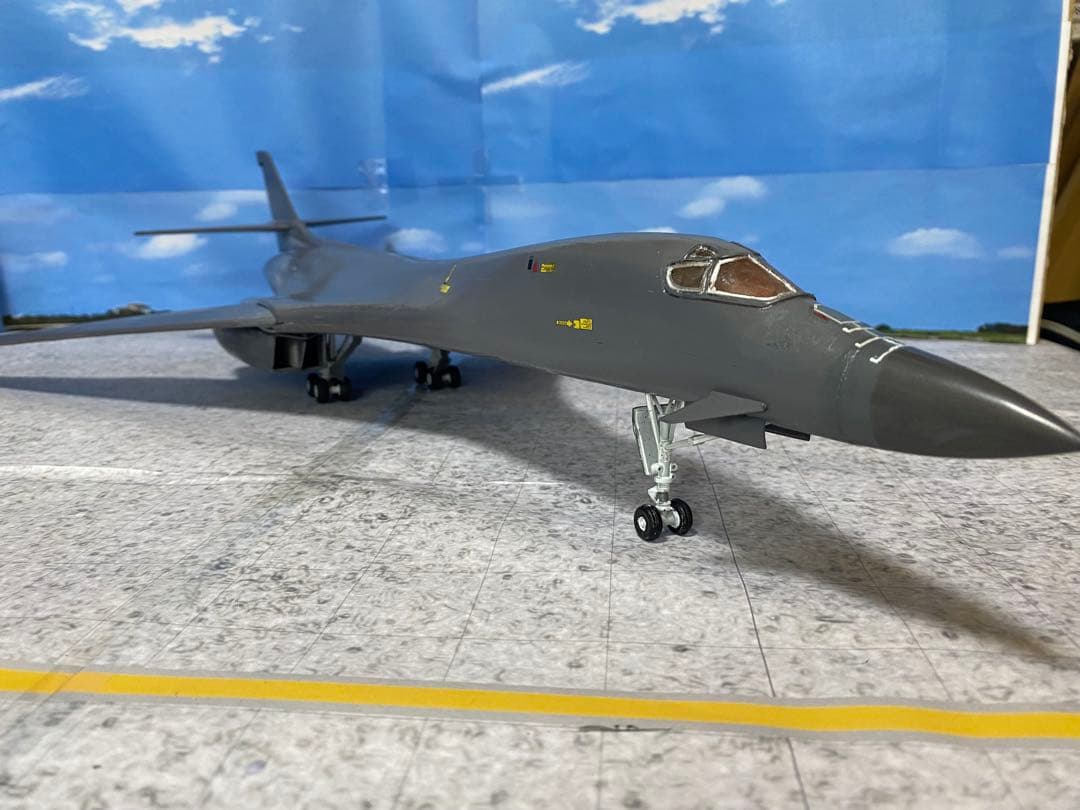 B-1Bランサー 1/72スケールプラモデル完成品 MPC