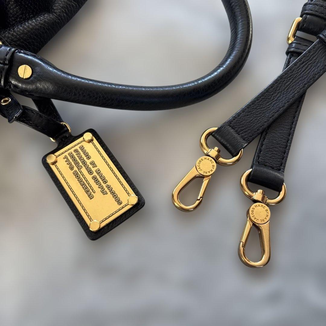 マークバイマークジェイコブス　黒 レザー ショルダーバッグ ゴールド金具