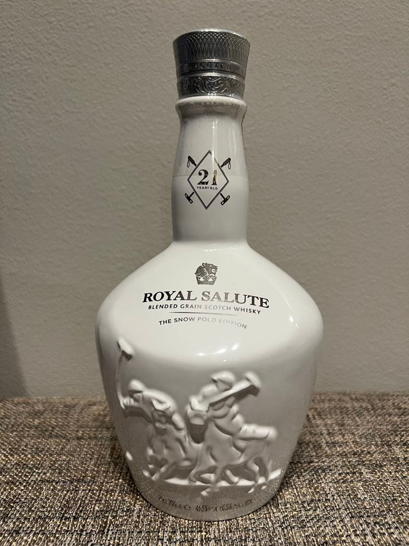 ロイヤルサルート21年 スノーポロ限定 白陶器 箱付 未開封 スコッチ