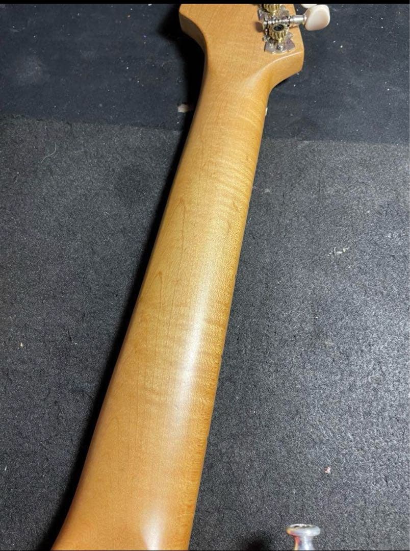 photogenicのミニギターをチョコレートバンブルビーver.リフィニッシュ