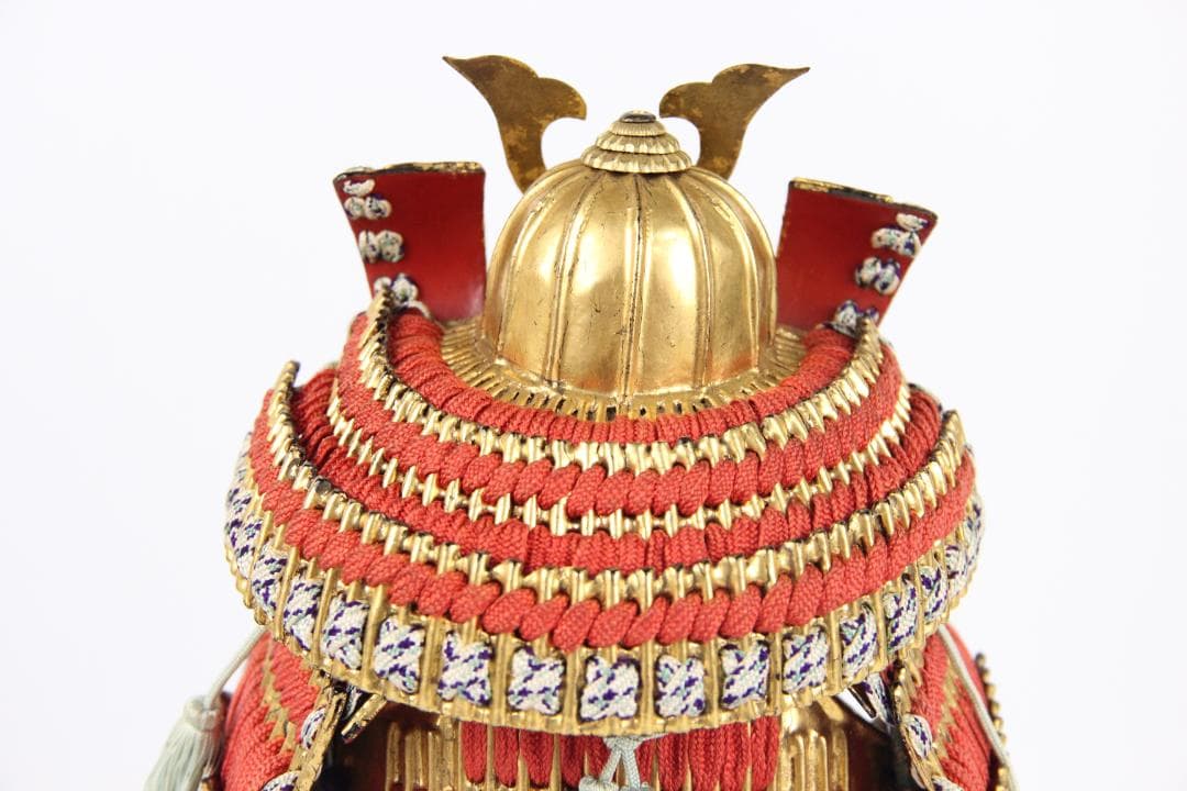 明治 谷本要助作 武者 赤糸威 金色兜 蝙蝠男面 鎧飾り