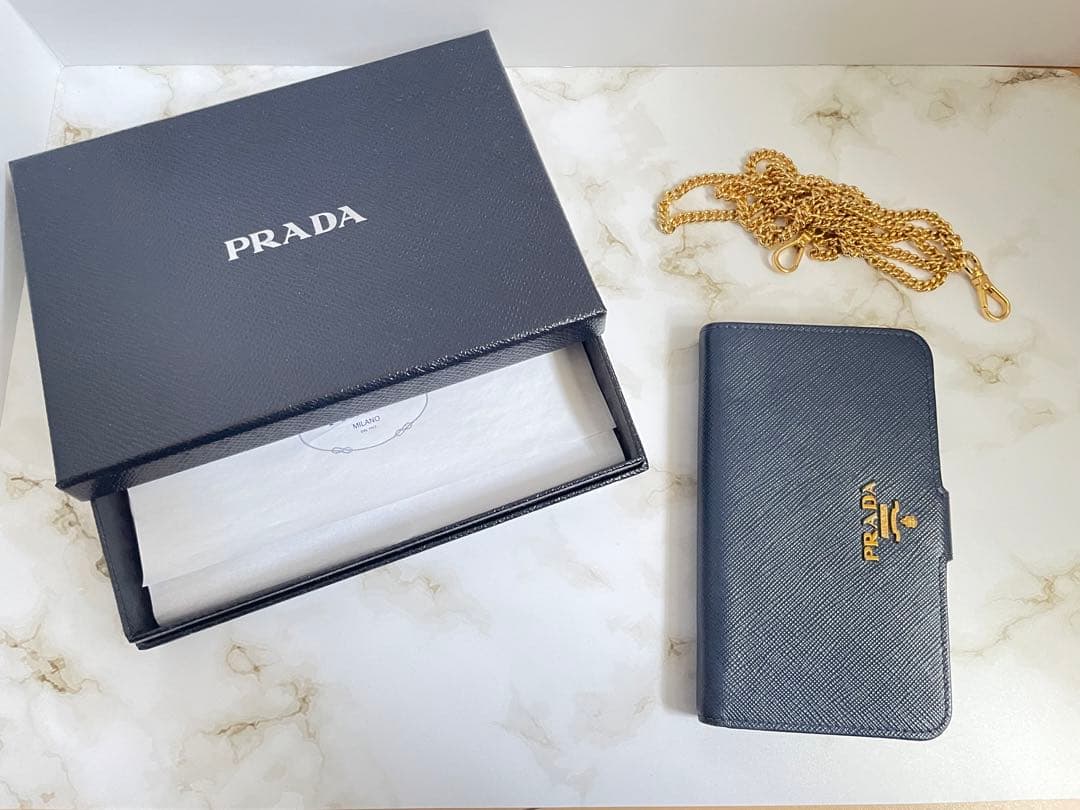 プラダ iPhone SE 手帳型カバー