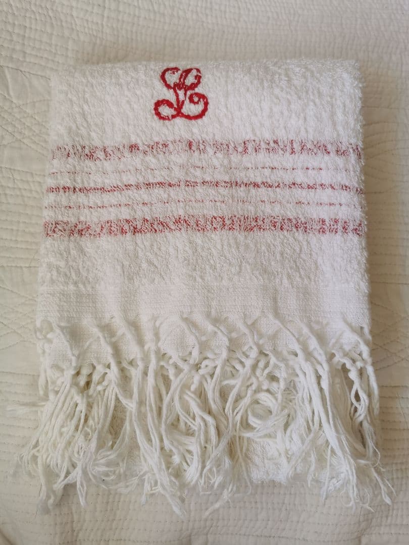 アンティークフランス レッドラインボーダー モノグラム刺繍L