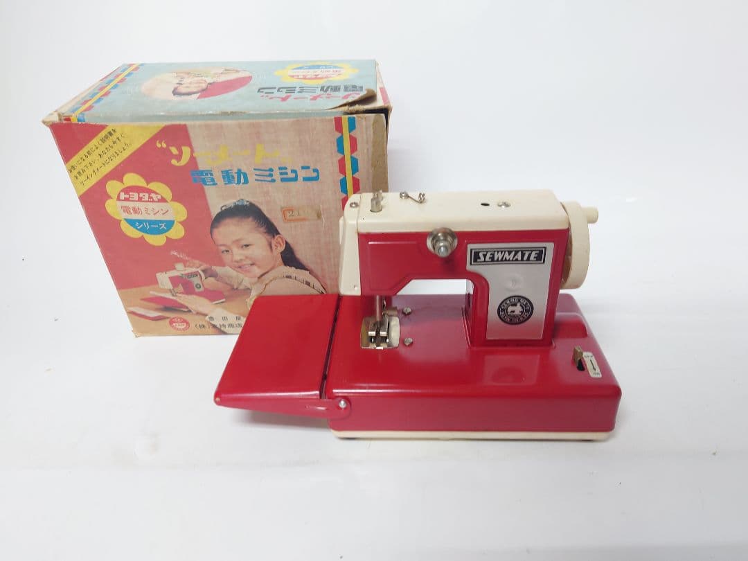 可愛い❤【レトロ】昭和 ブリキ 電動ミシン トヨダヤ トイミシン