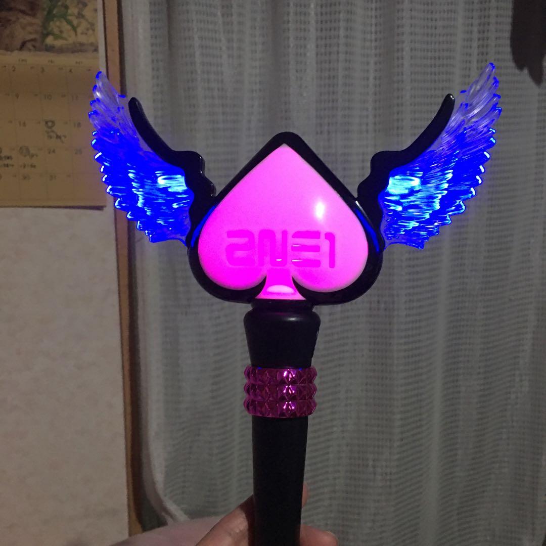 2NE1 ペンライト ハート型 翼付き 2個セット