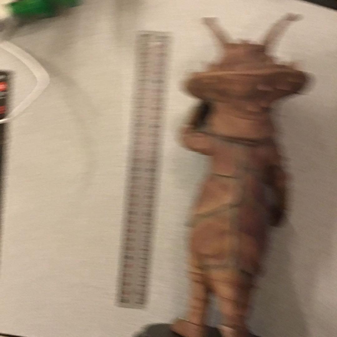 カネゴン　フィギュア