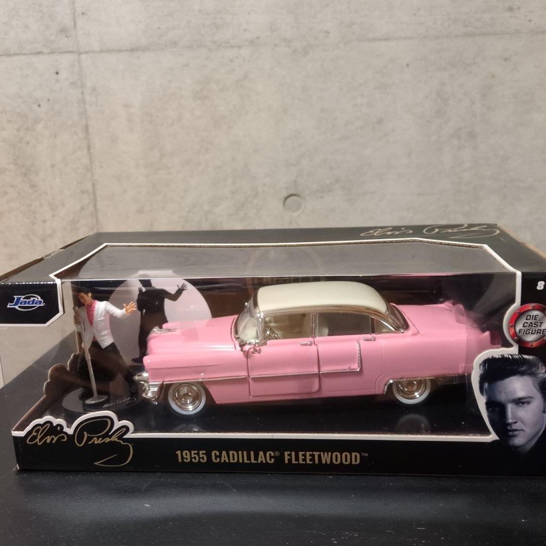 エルビスプレスリーのピンクキャデラックとシェルビーGT500、ミニカー。