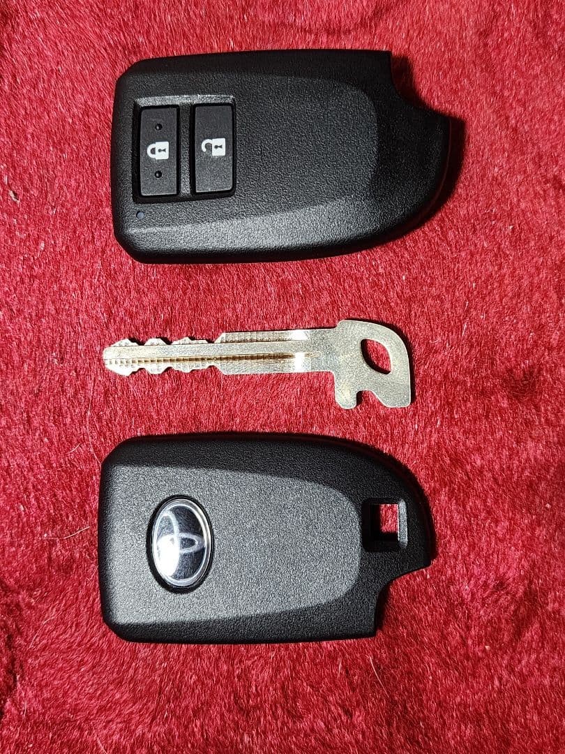 j*i様 トヨタ純正　スマートキー　ハイエースなど
