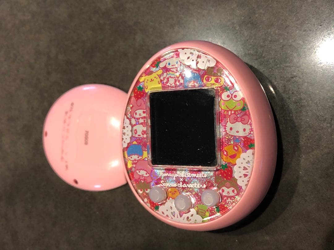 たまごっちみーつサンリオ　ピンク　BANDAI バンダイ