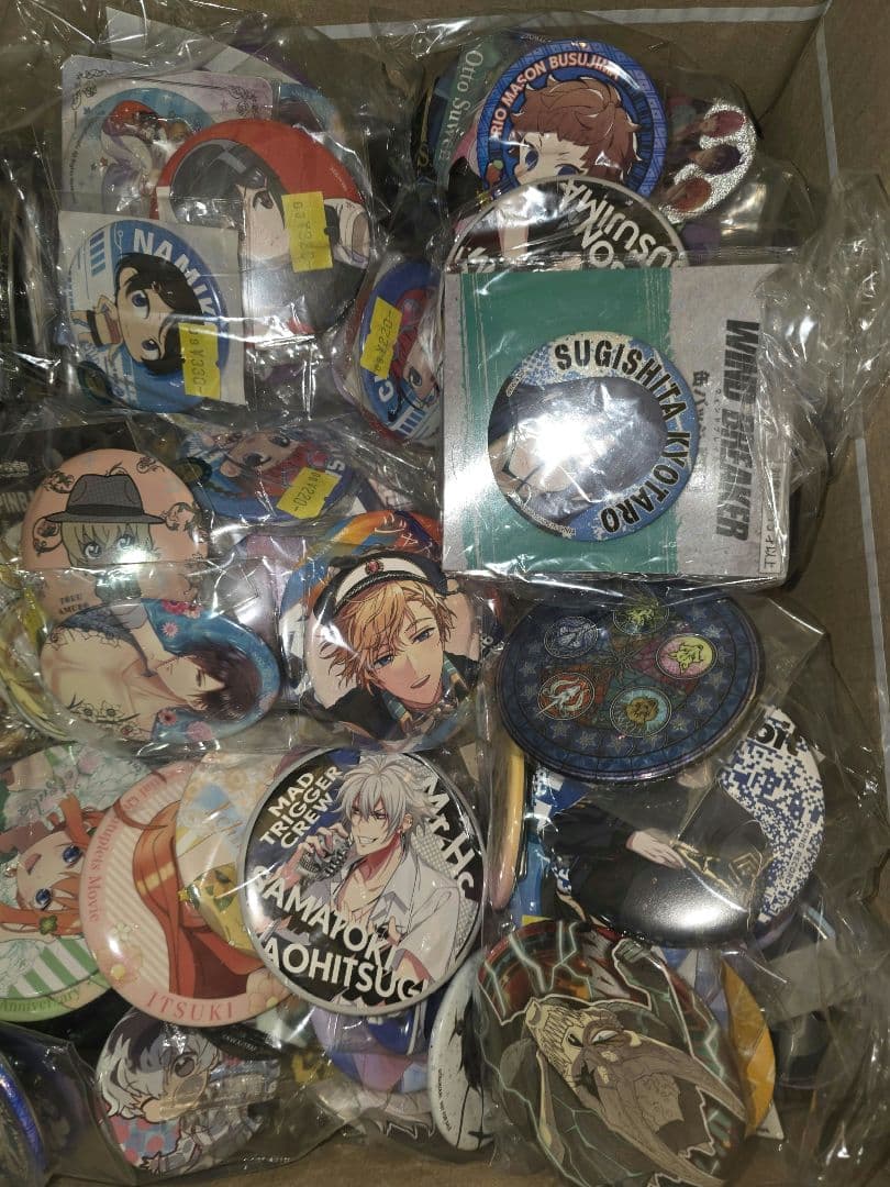 アニメ　ゲームグッズ　バッジ　まとめ400点以上