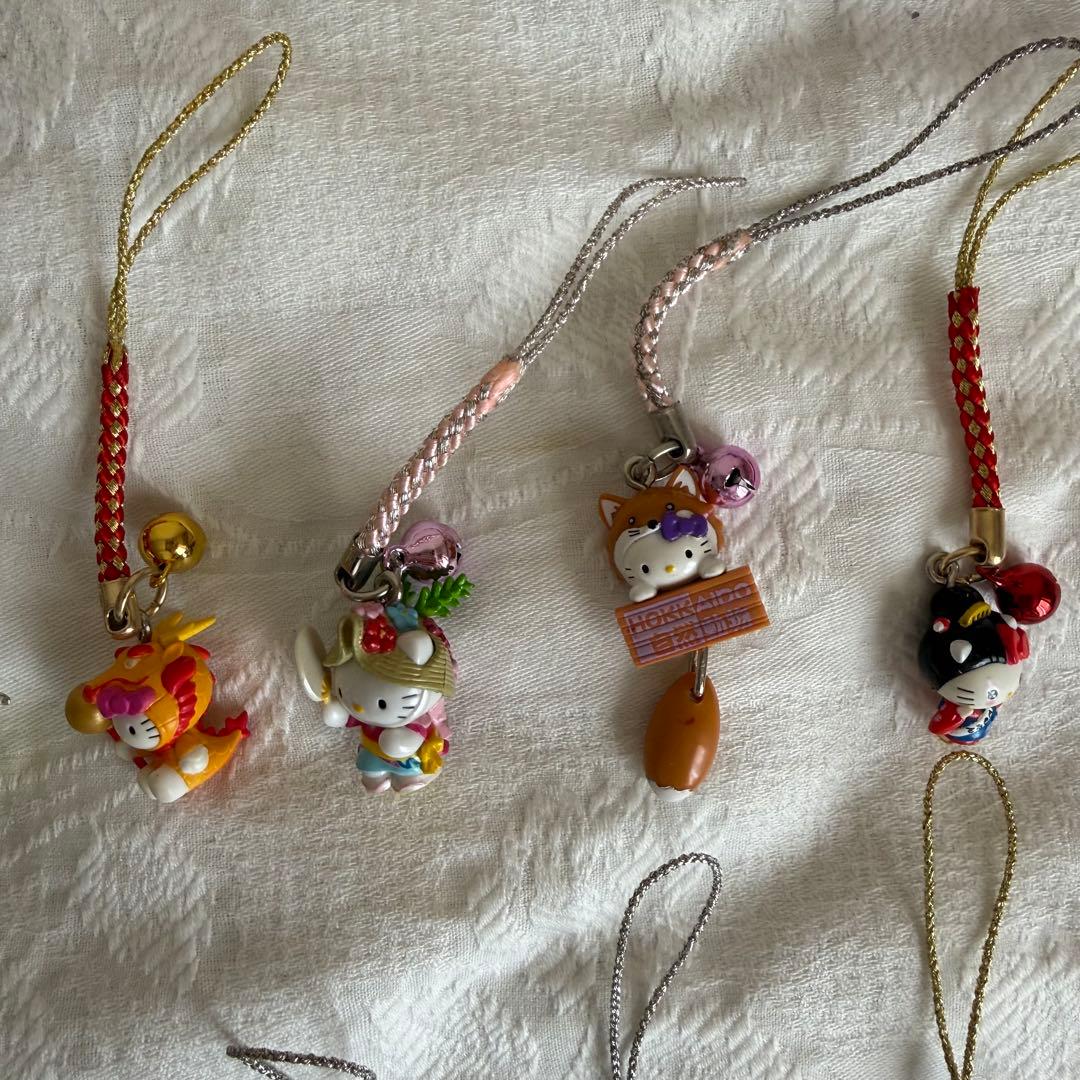 R*O様 ハローキティ　ご当地キティ　ストラップ　キーホルダー　チャーム　根付