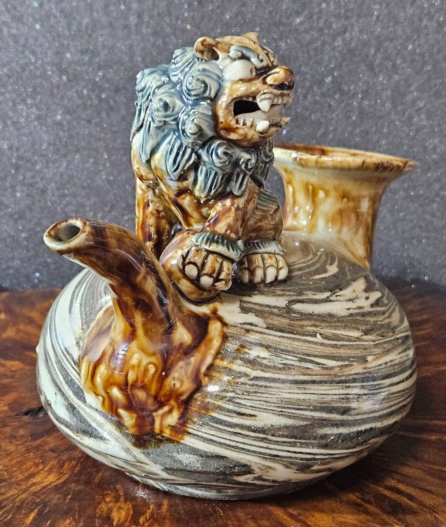 【上作品❗】沖縄の焼物　琉球壺屋焼　作家物　シーサー飾り　練込文　カラカラ　徳利