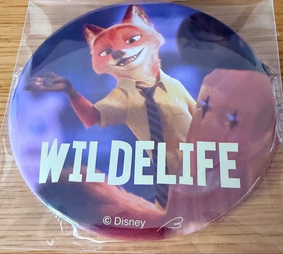 希少 ディズニー ズートピア ニック スタンド付缶バッジ 100mm