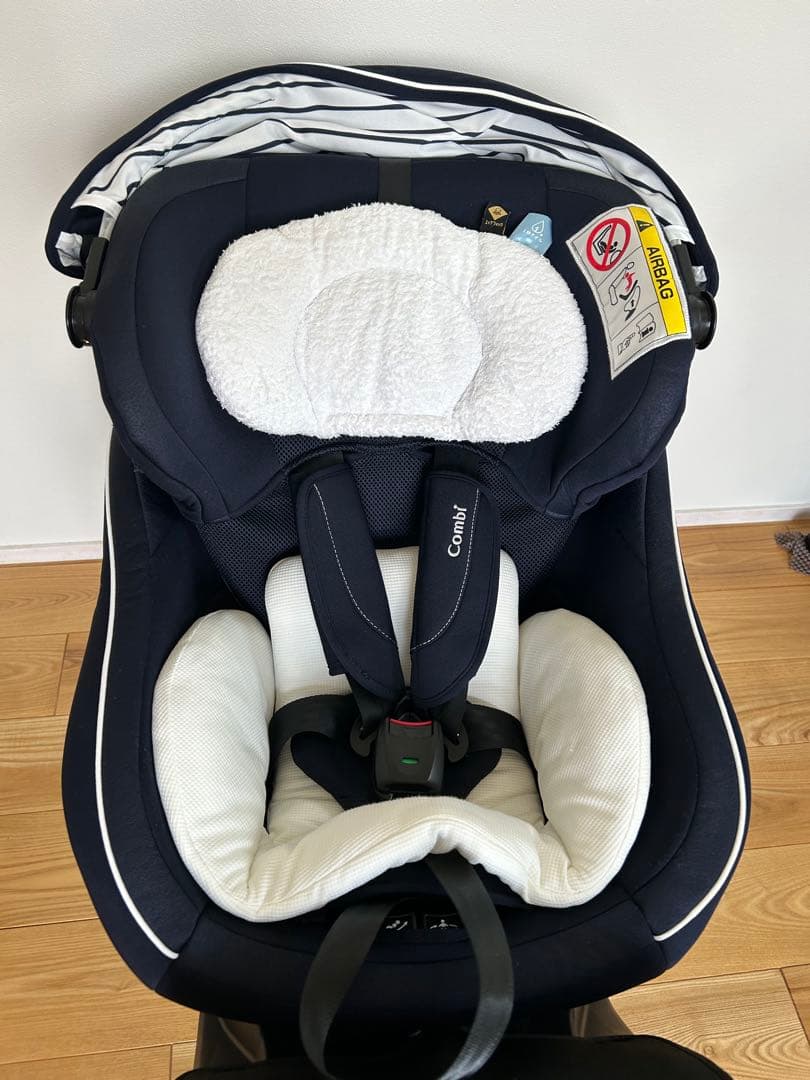 Combi 車用チャイルドシート ネイビー