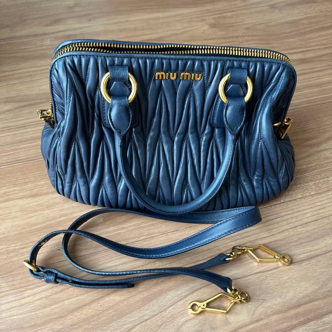 MIU MIU ネイビー プリーツ ハンドバッグ