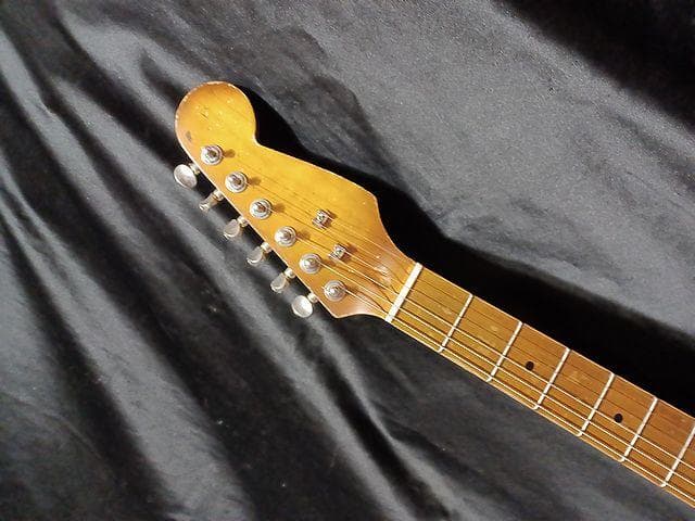 ☆Custom HardRelic Sunburst Stratocaster☆ ホビー・楽器・アート