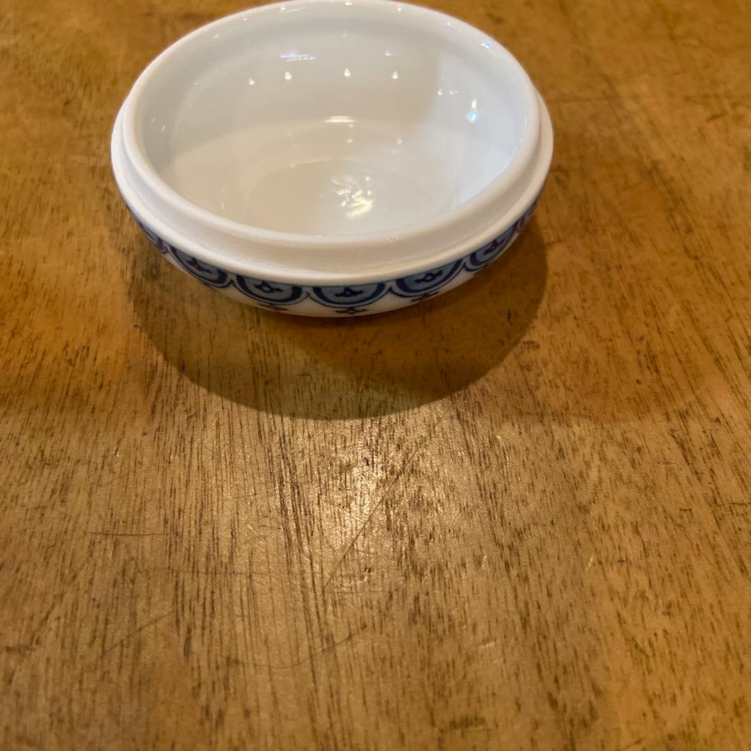 三河内焼　平戸紅山作　透かし彫り水晶獅子香合