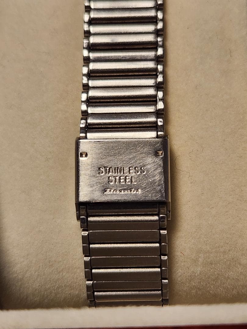 SEIKOキングクォーツ　絹目格子文字盤　0853-8035　1976製　可動品