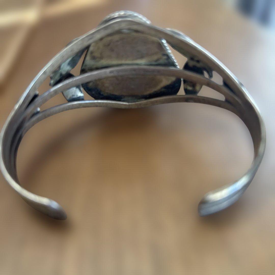 シルバー バングル 三角形の石 花の装飾