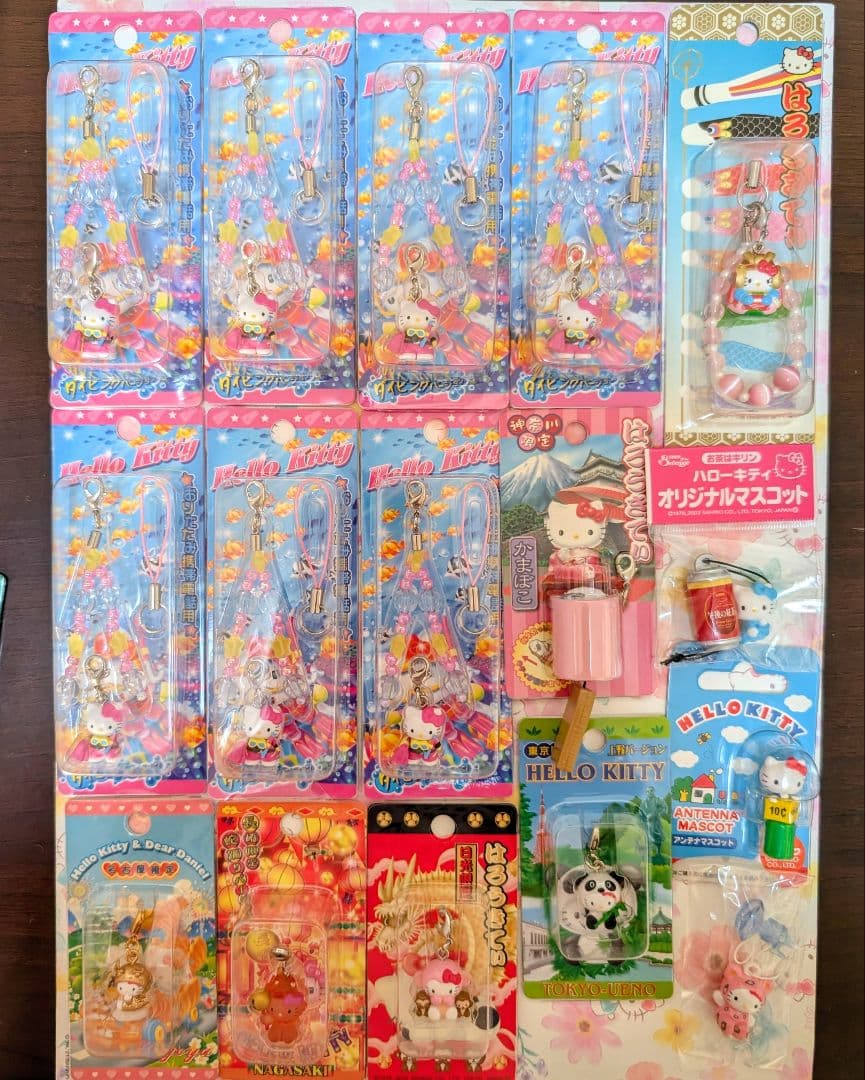 ハローキティ　ご当地キティ　ストラップ　201個おまとめ（ロリータ他）