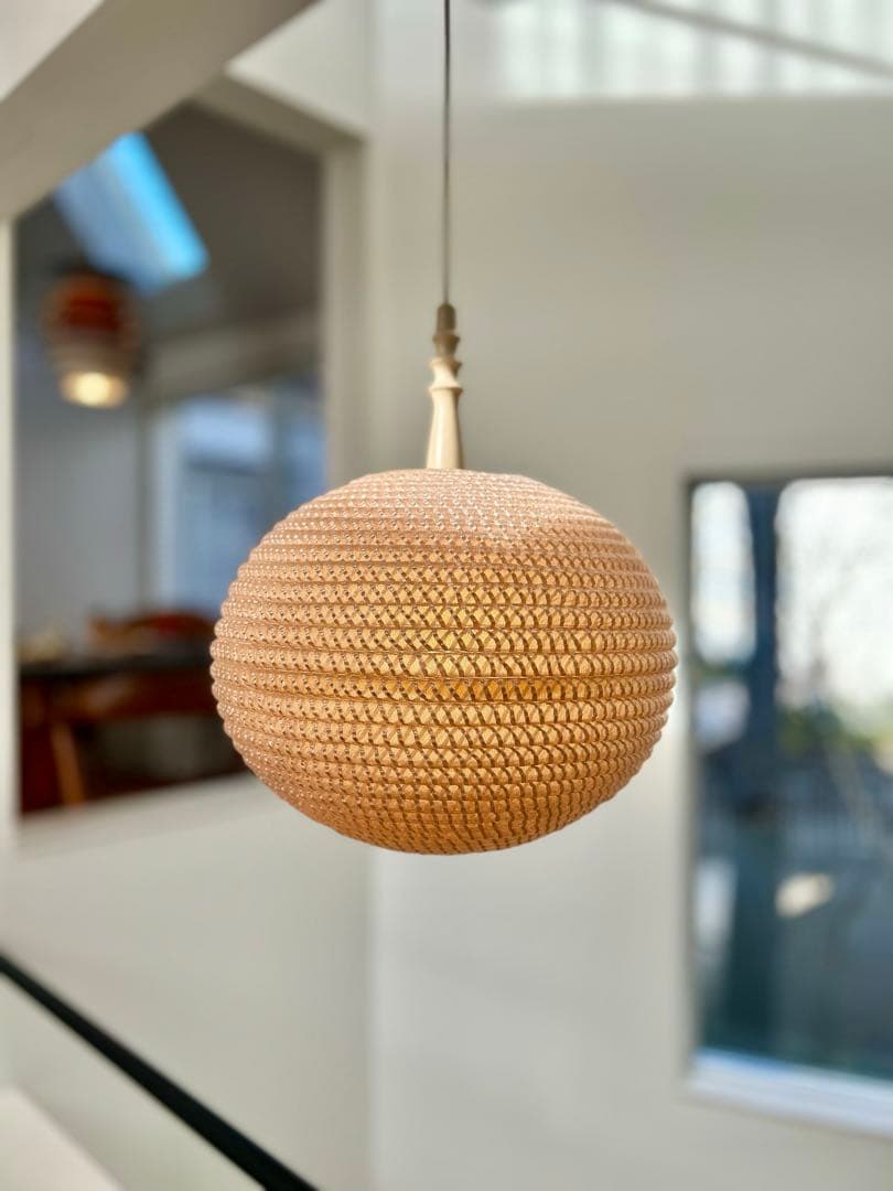 独60年代 Temde 漆塗り木材とファイバーグラス ヴィンテージ・ペンダント