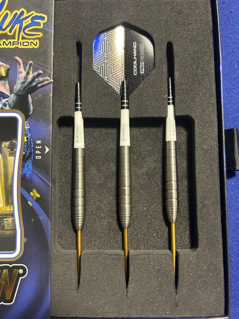 RED DRAGON COOL HAND LUKE ダーツ 22g