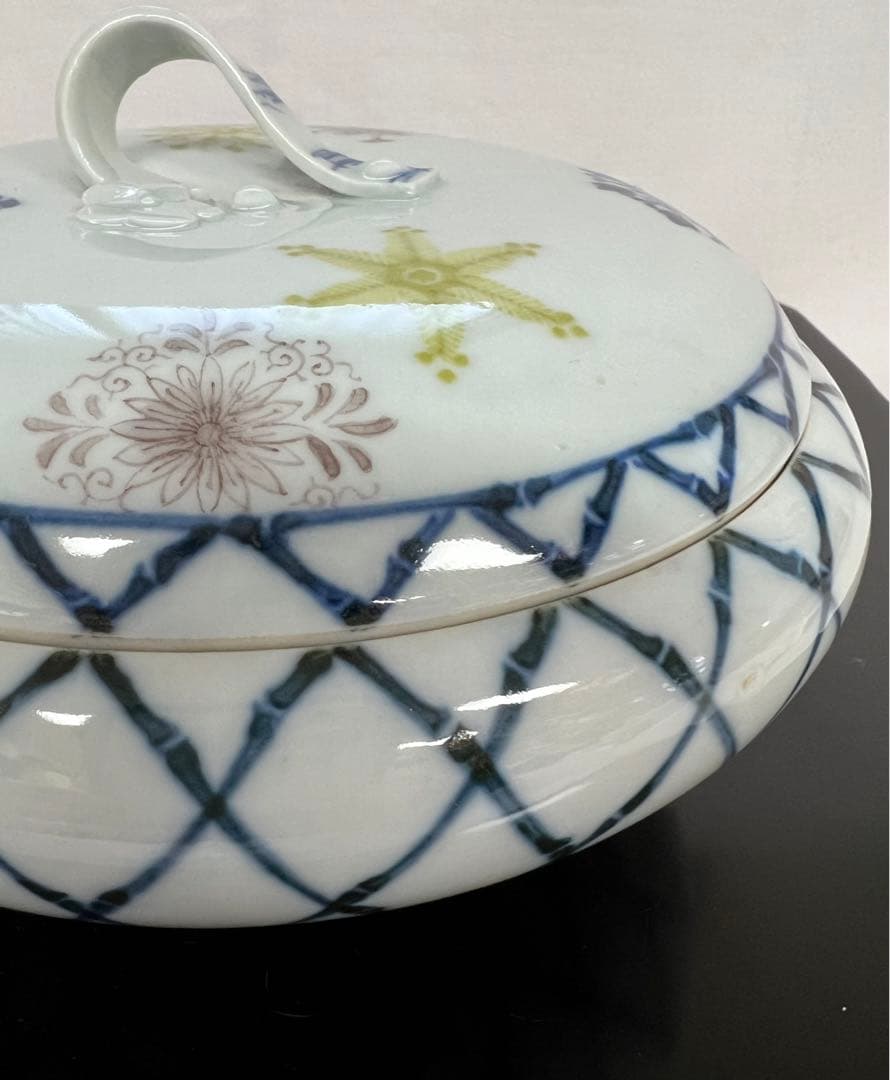 九谷焼　松竹梅・雪の結晶模様の蓋物　蓋付菓子器　菓子鉢