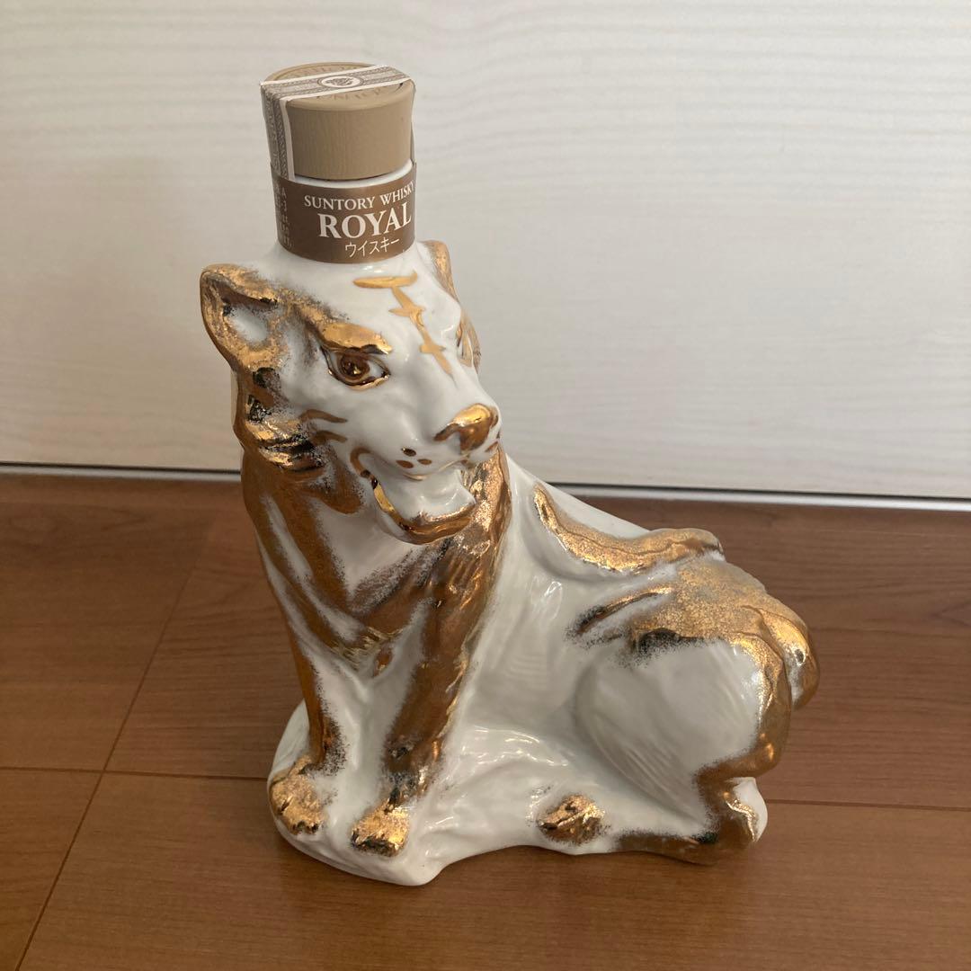 サントリーローヤル 干支 寅歳ボトル 600ml43% 古酒未開栓