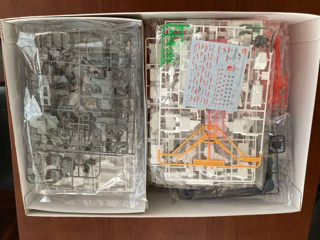 メガサイズ　ユニコーンガンダム (デストロイモード) 1/48