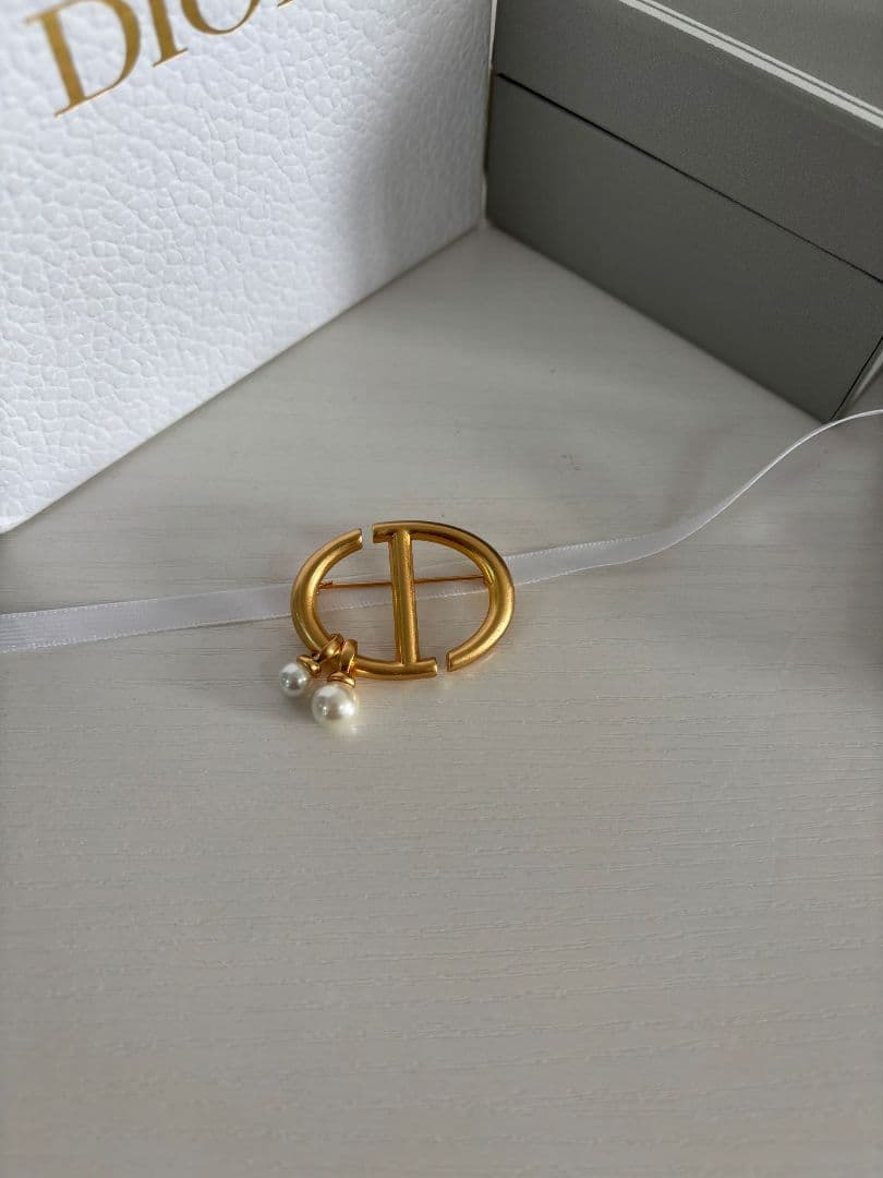 uki様専用】紙ヒコーキブローチ、ハートピン uki様専用】紙ヒコーキ