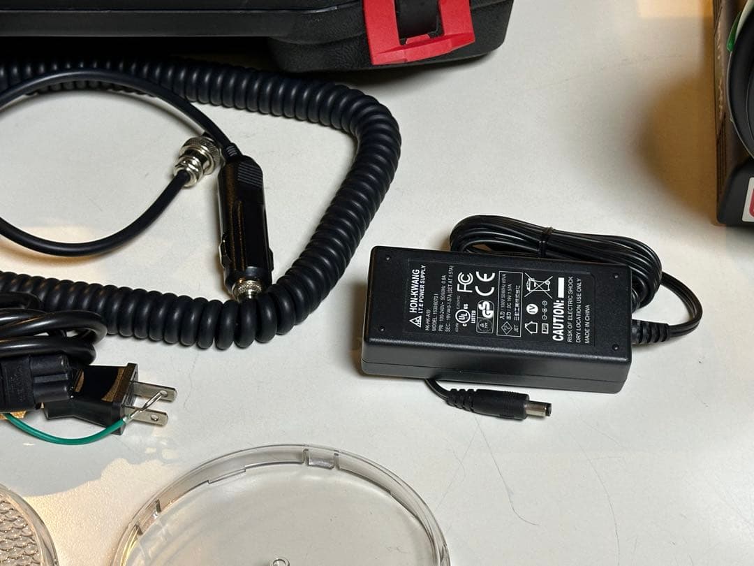 日動工業／キセノンHIDサーチライト／予備バッテリー付属 美品 日動