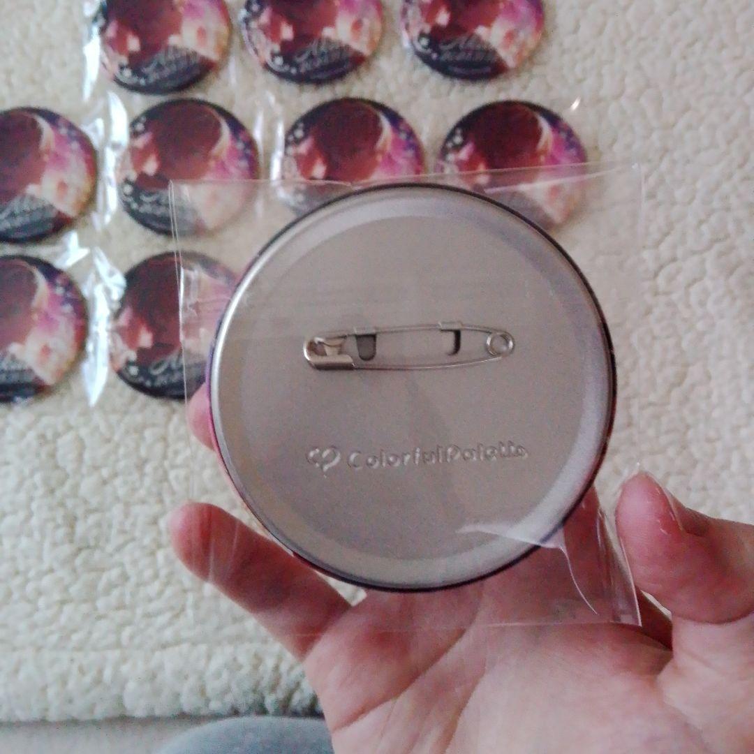 東雲彰人　箔押し缶バッチ　はぴこれ