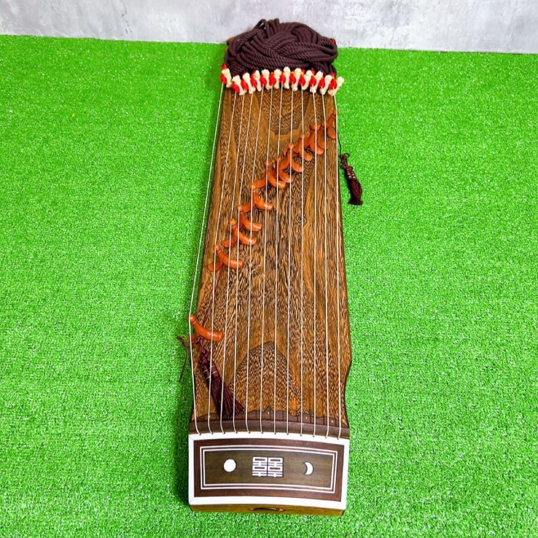 伽琴 カヤグム 和楽器 弦楽器 民族楽器 韓国 12弦 ケース付き