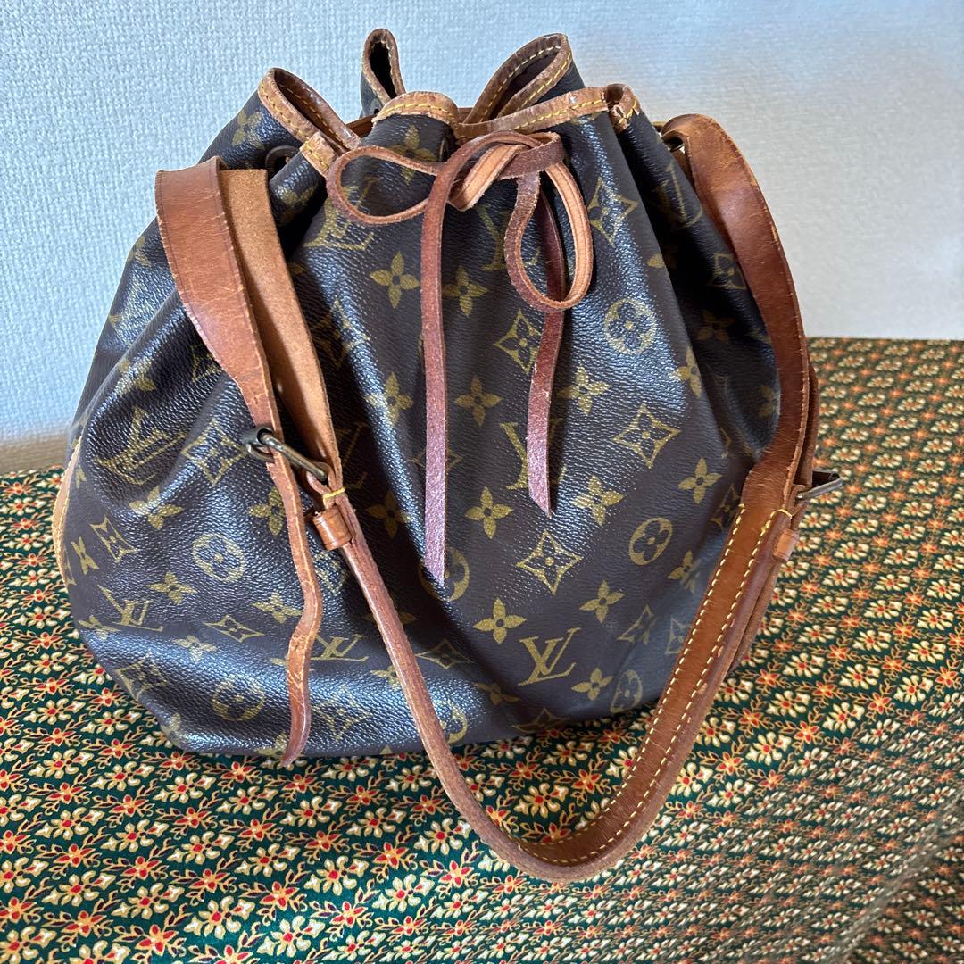 ルイ・ヴィトン　LOUIS VUITTON モノグラムショルダーバッグ　巾着