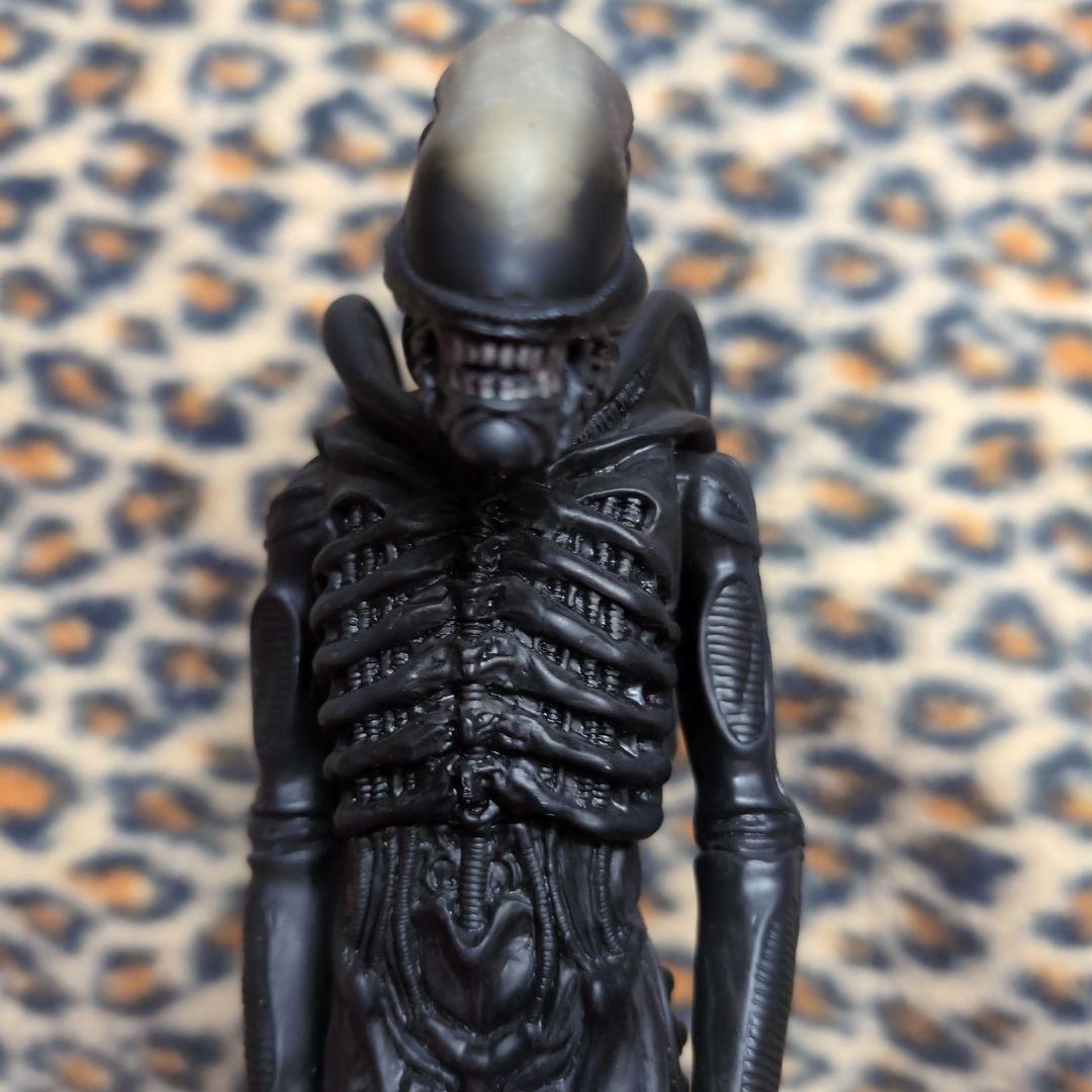 エイリアンフィギュア ブラック　３０cm