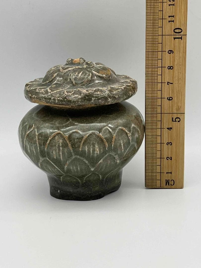 北宋時代青磁龍泉窯 荷葉紋共蓋壺蓋付き茶入茶道具(F-100)