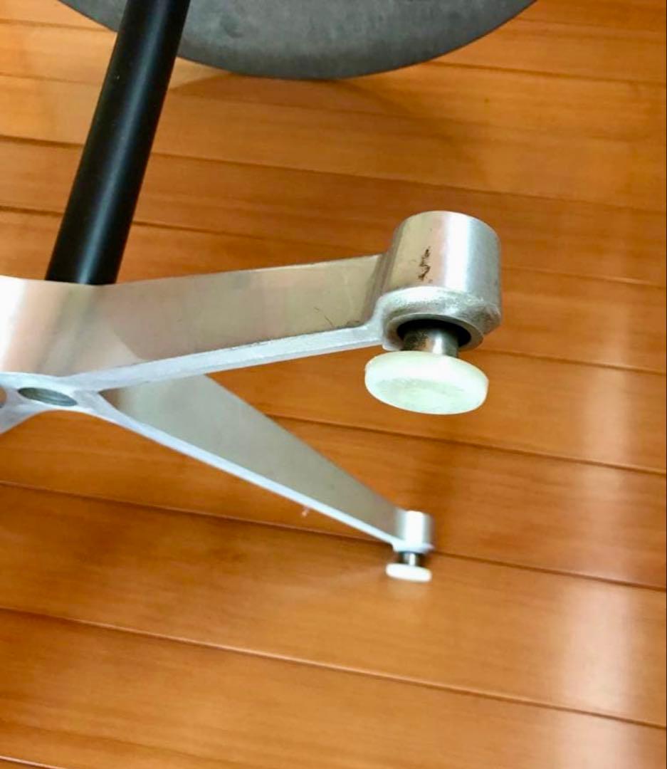 ハーマンミラー社製コントラクトベース 丸テーブル 径75x H65cm