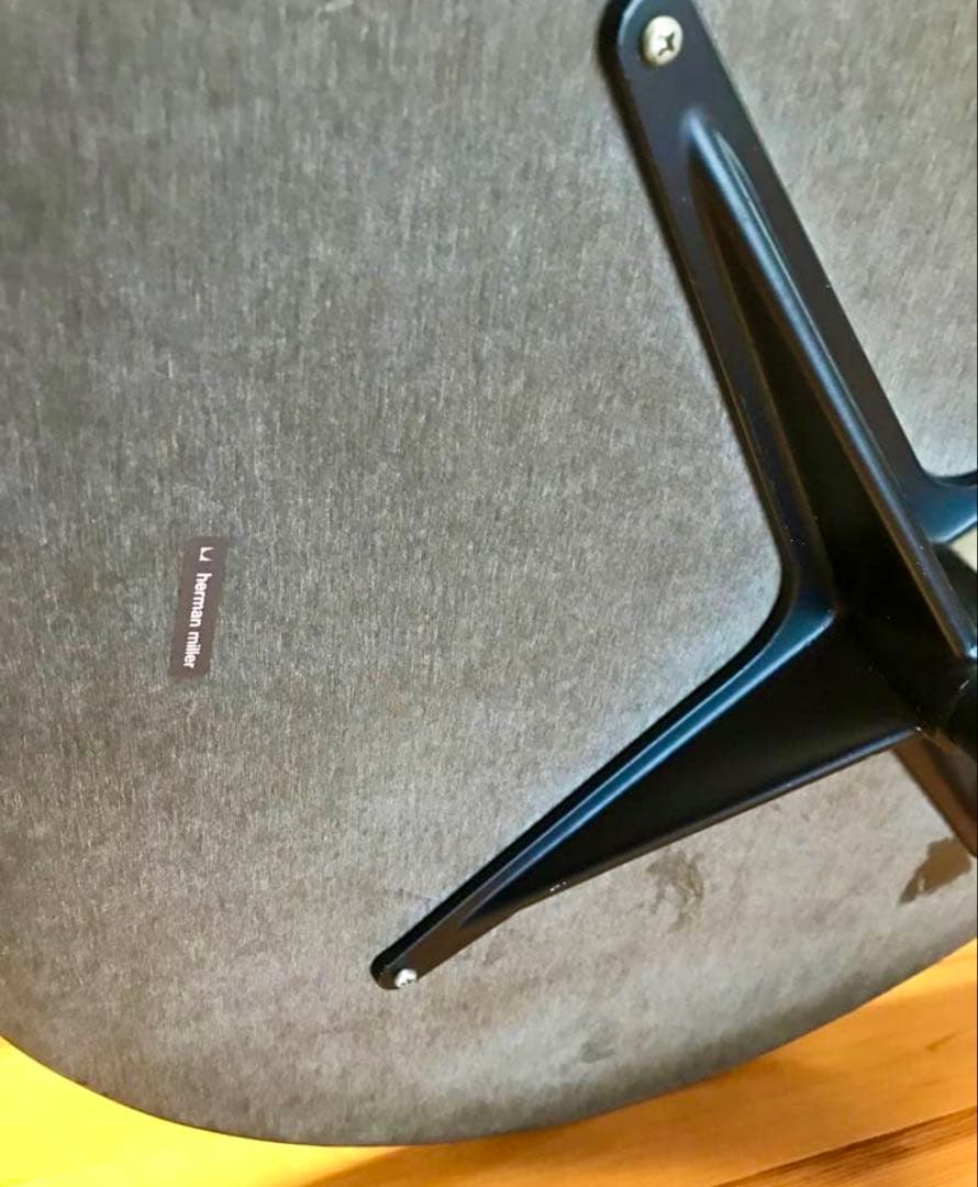 ハーマンミラー社製コントラクトベース 丸テーブル 径75x H65cm