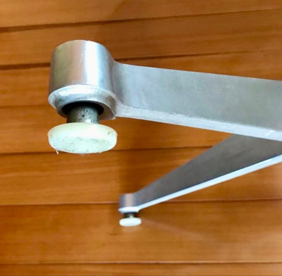 ハーマンミラー社製コントラクトベース 丸テーブル 径75x H65cm