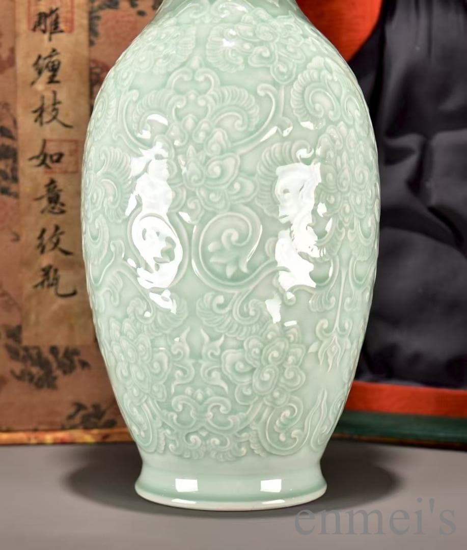 中国古美術 清・乾隆 粉青釉 纏枝如意紋 瓶 壺 花瓶 古