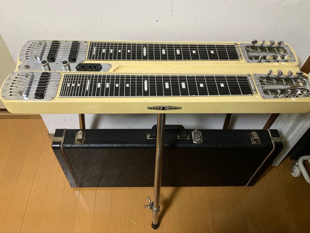 Guyatone グヤ8弦WネックスチールギターHG-188C 脚、ケース付 Guyatone グヤ8弦WネックスチールギターHG-188C 脚、ケース付